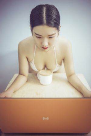 99热国产这里只有精品9九_1080P完整版观看